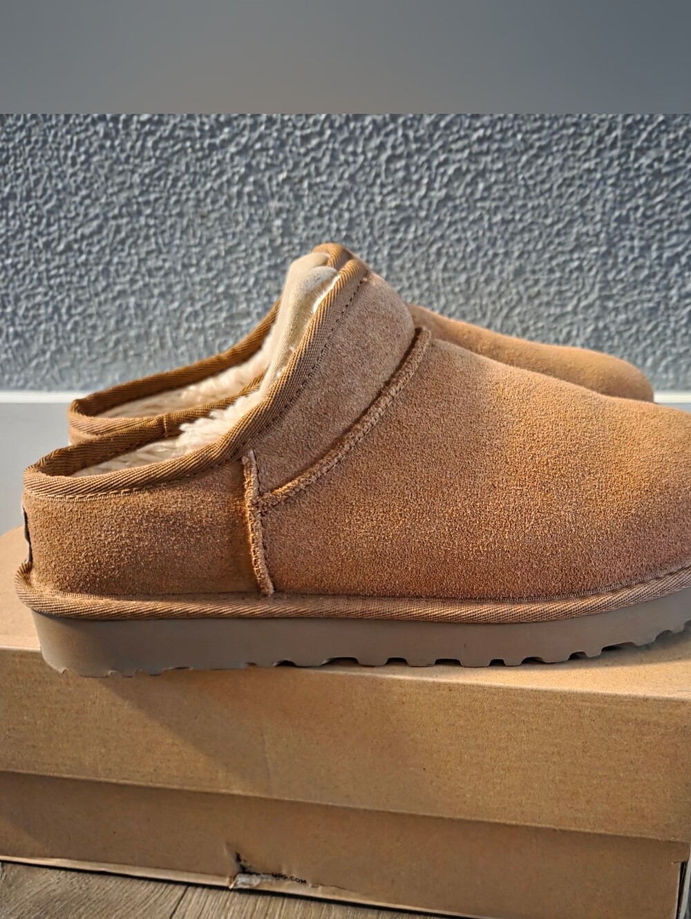 UGG Women's Classic Slipper